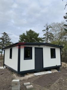 pawilony handlowe z płyty warstwowej